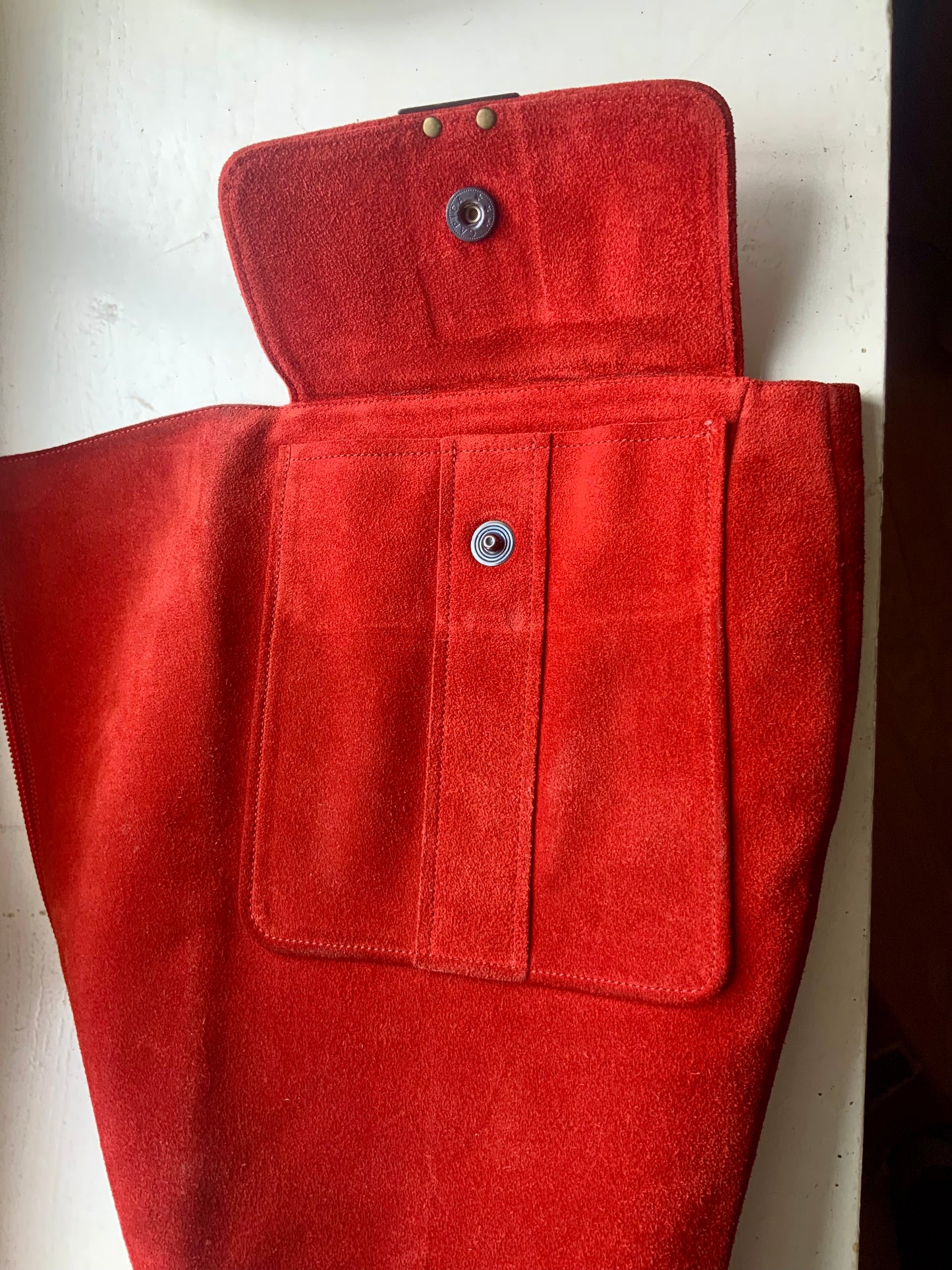 Bottes hautes en daim rouge Yves Saint Laurent vintage