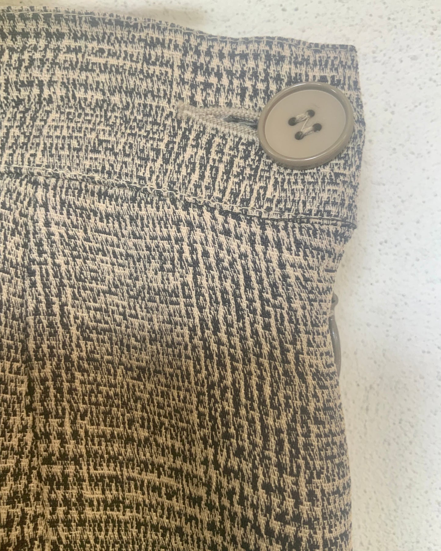 Tailleur jupe Yves Saint Laurent Variation carreaux Prince de Galles beige et noir Vintage