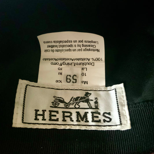 casquette en cuir rouge HERMÈS vintage 2000