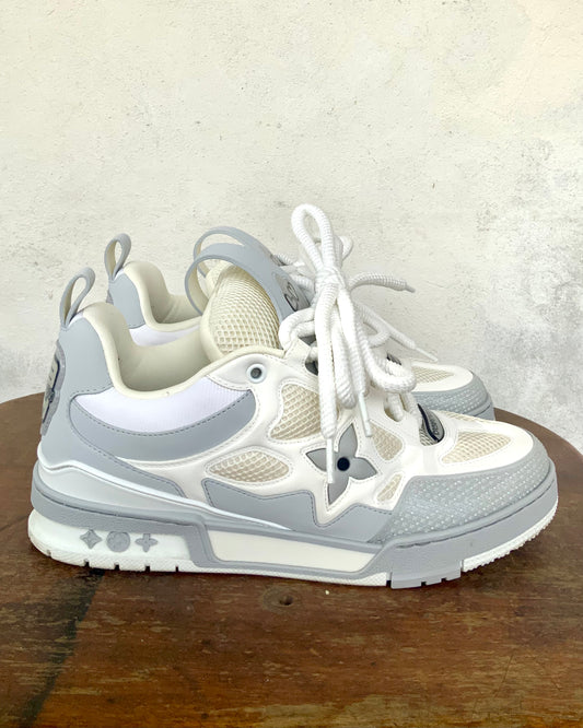Sneakers LV SKATE Louis Vuitton gris clair / blanc