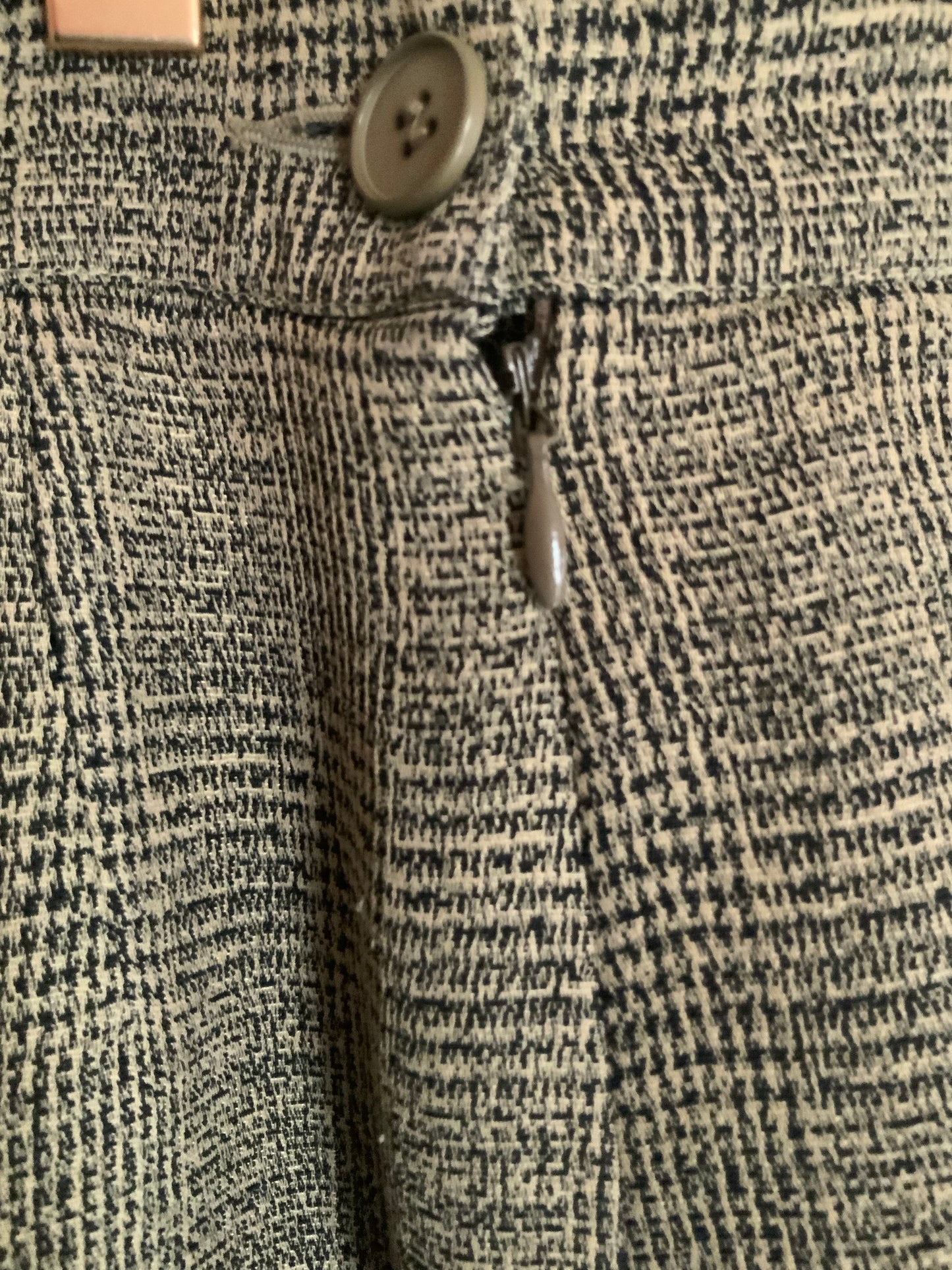 Tailleur jupe Yves Saint Laurent Variation carreaux Prince de Galles beige et noir Vintage