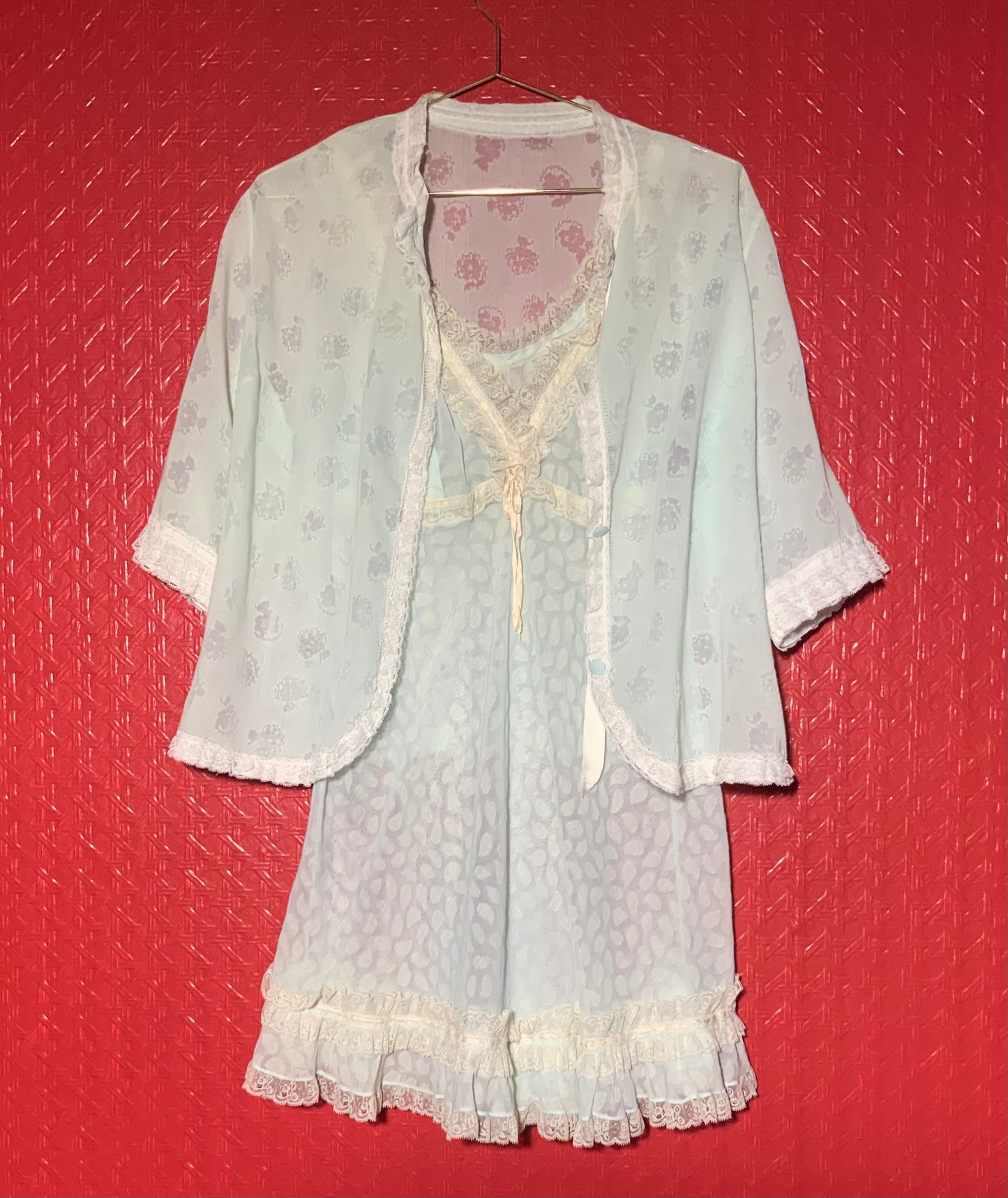 Déshabillé beu ciel et dentelle ivoire Maghalie Micord vintage