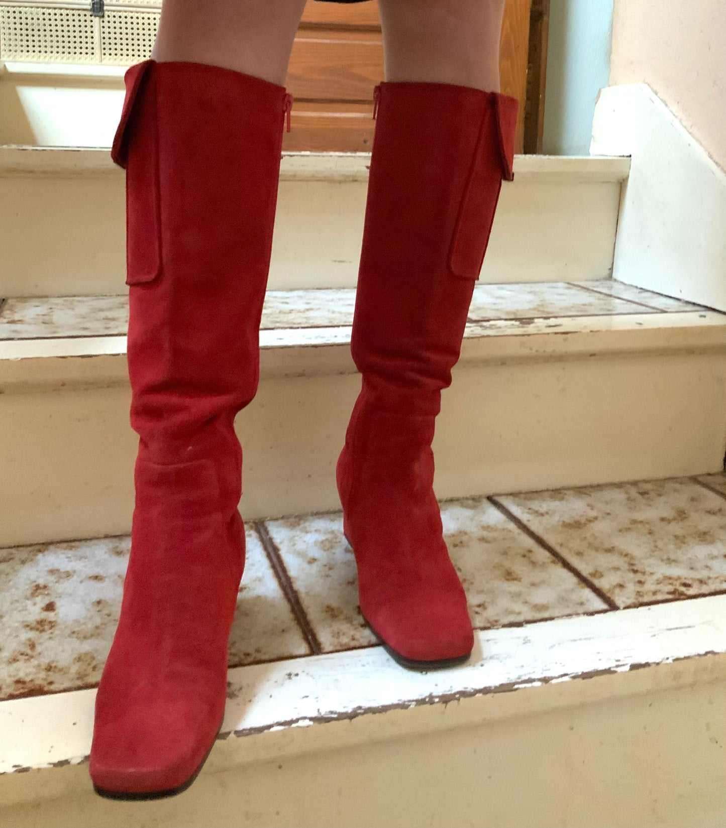 Bottes hautes en daim rouge Yves Saint Laurent vintage