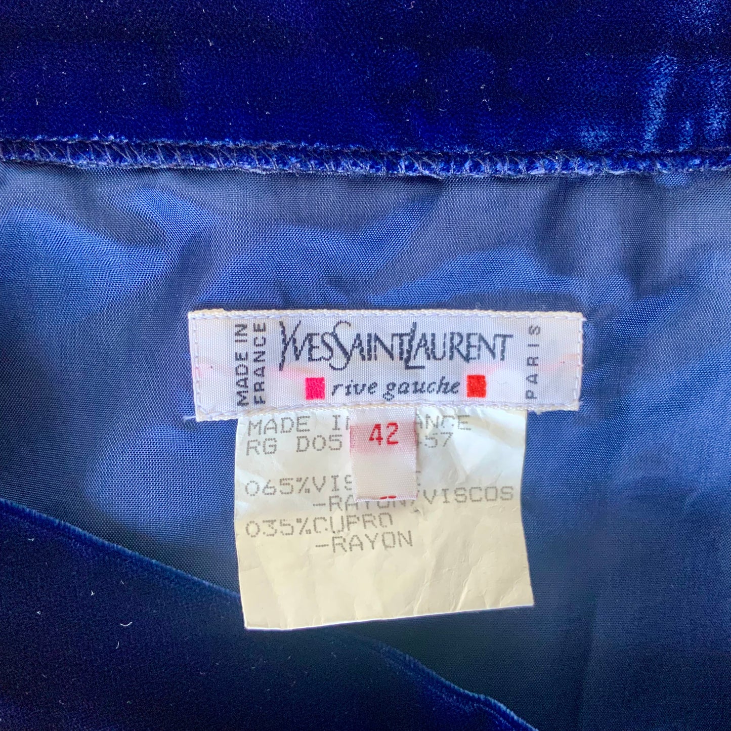 Ensemble veste et jupe en velours bleu Yves Saint Laurent rive gauche vintage 90