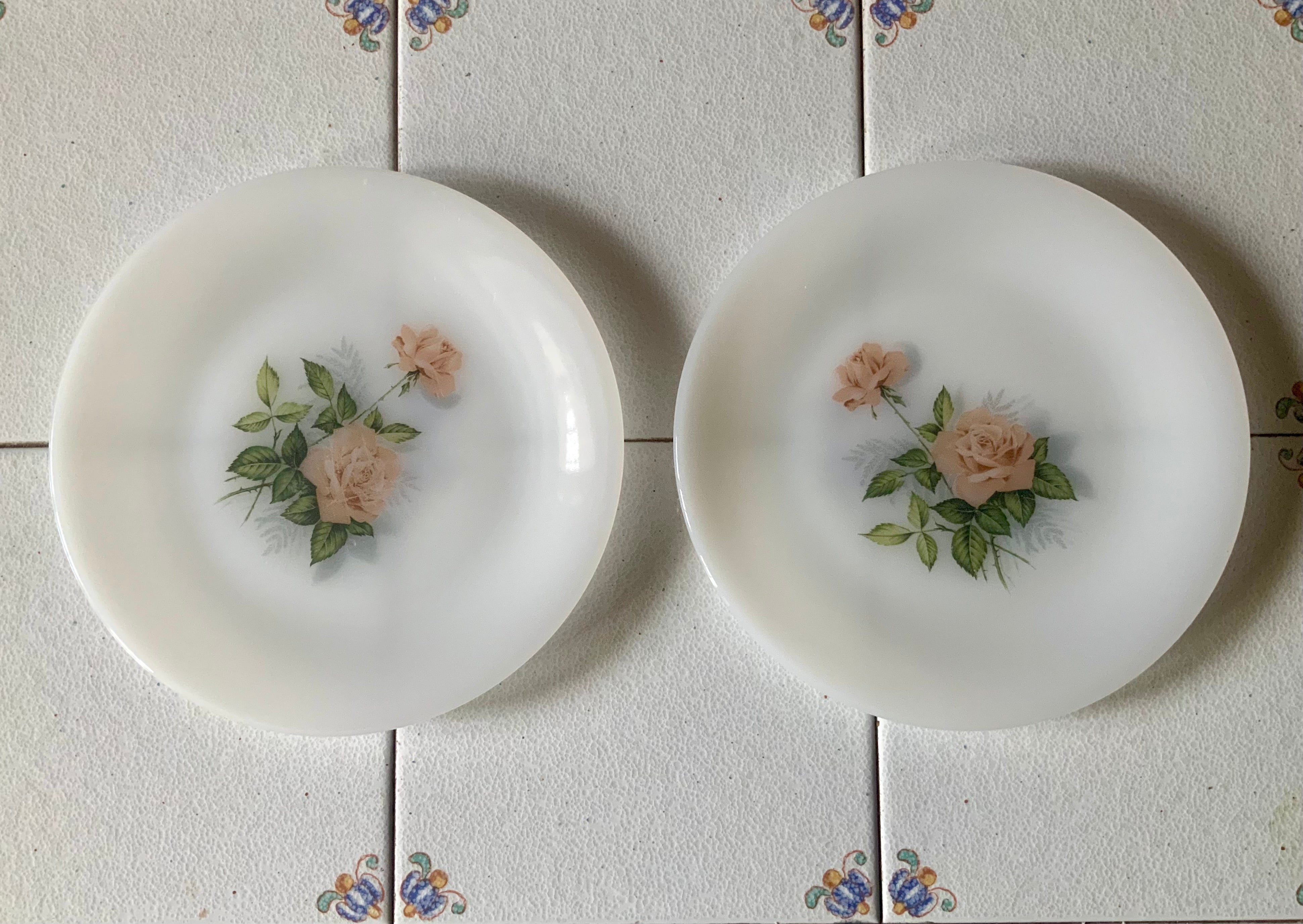 Vintage lot de 5 assiettes creuses Arcopal lotus - Arts de la table Vintage lot de 5 assiettes creuses Arcopal lotus - Arts de la table