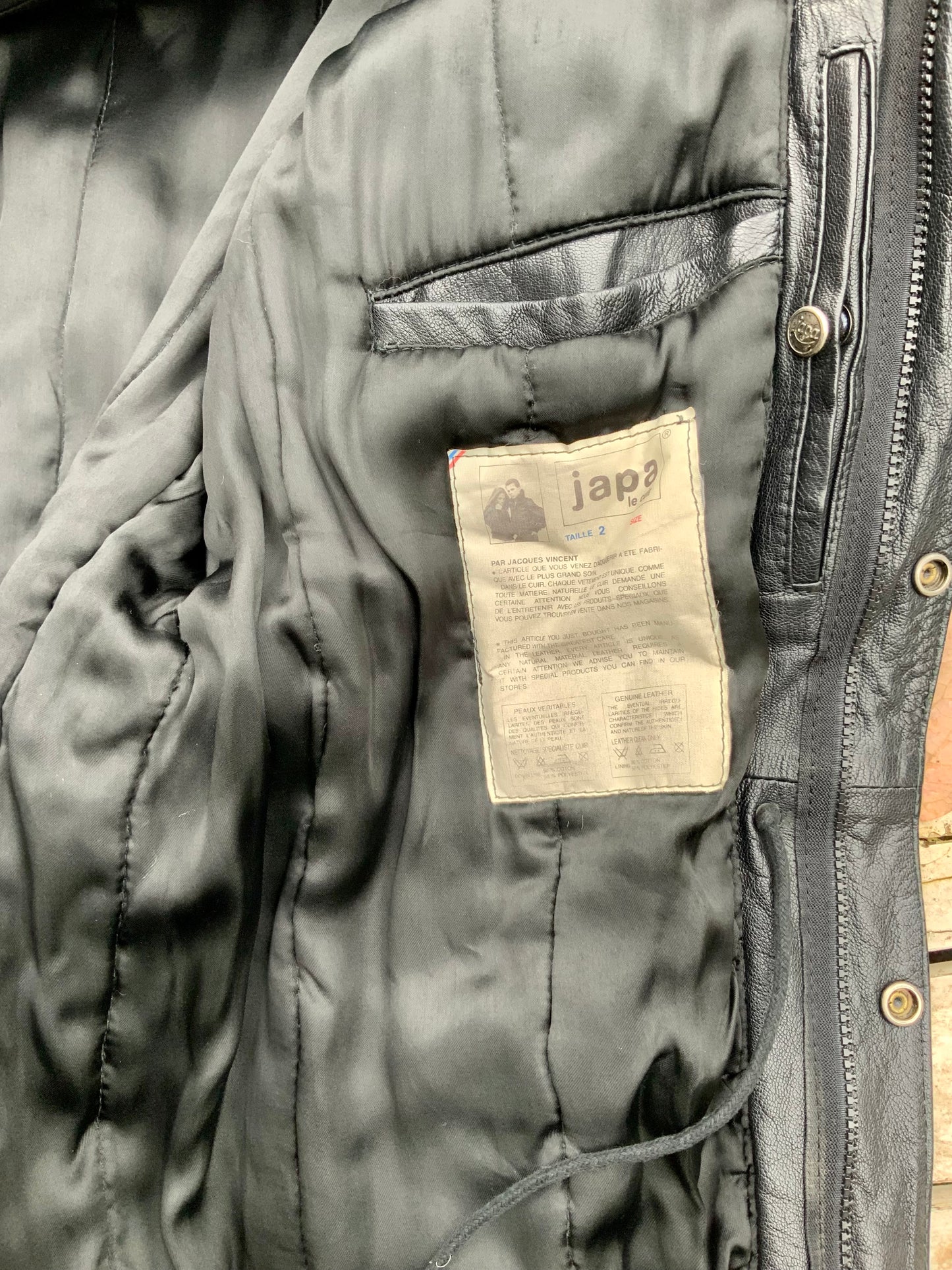 Parka en cuir noir dite Veste de combat par JAPA LE CUIR