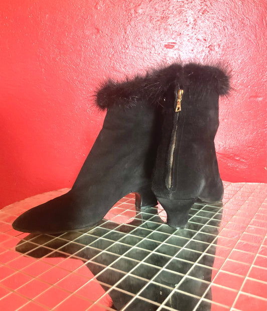 Bottines en daim noir avec bordure en vison MAUD FRIZON vintage