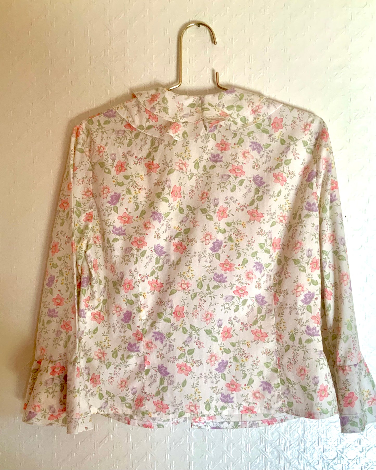 Chemisier femme decolleté volanté et motif fleuri Alain Figaret vintage 90