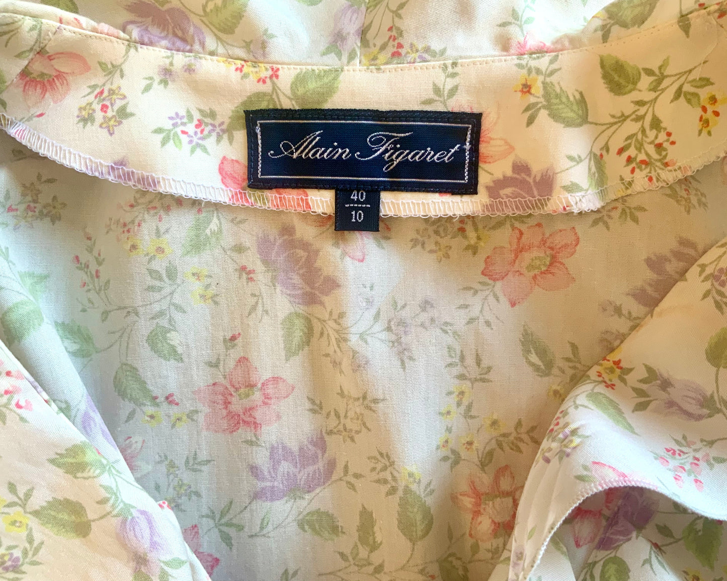 Chemisier femme decolleté volanté et motif fleuri Alain Figaret vintage 90