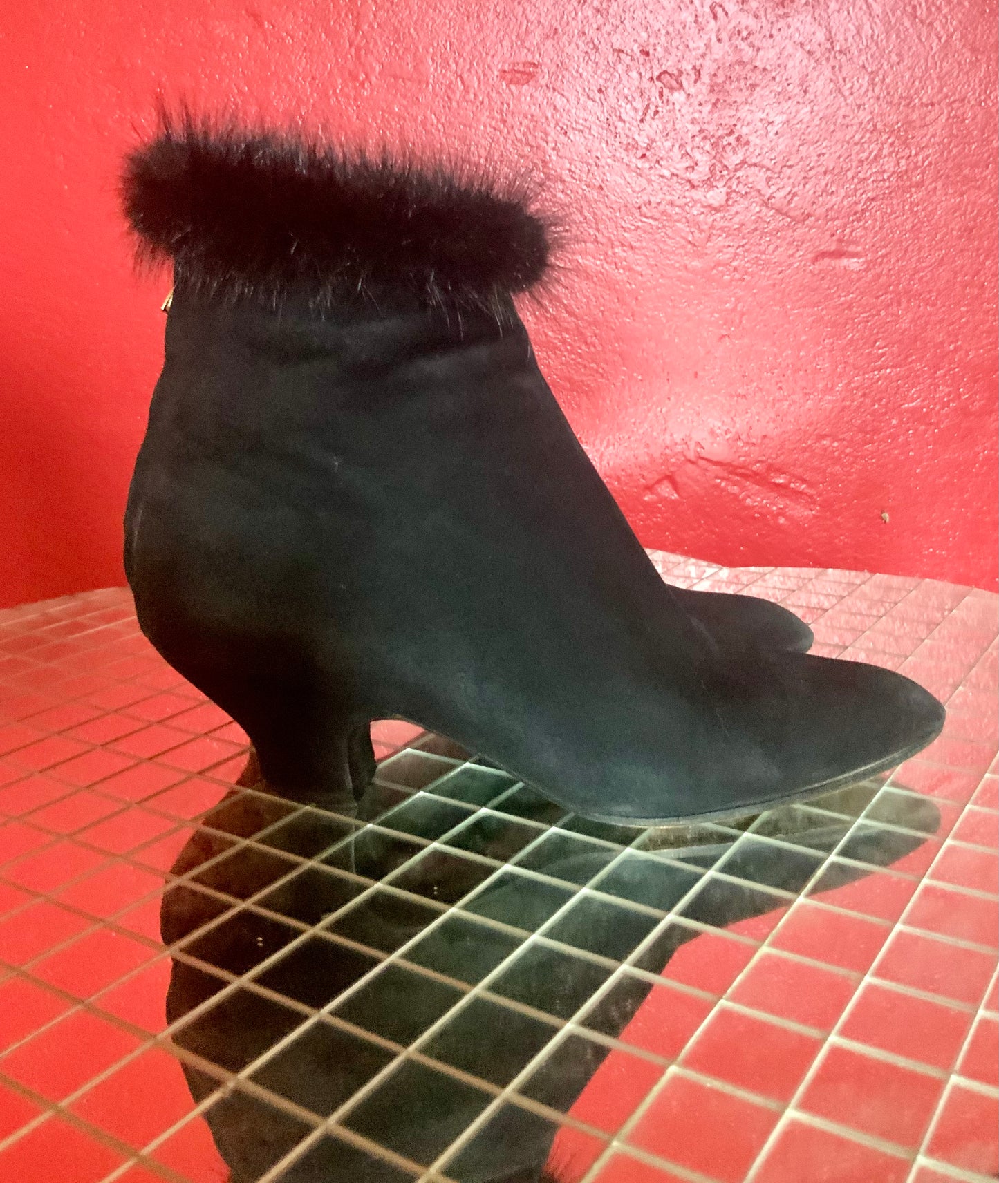 Bottines en daim noir avec bordure en vison MAUD FRIZON vintage