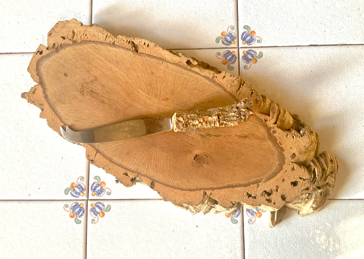 Plateau à fromage et son couteau, en bois , vintage années 80