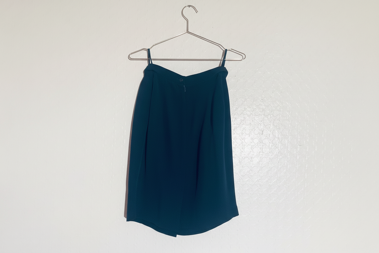 Ensemble veste et jupe en soie bleu marine CHACOK vintage 90