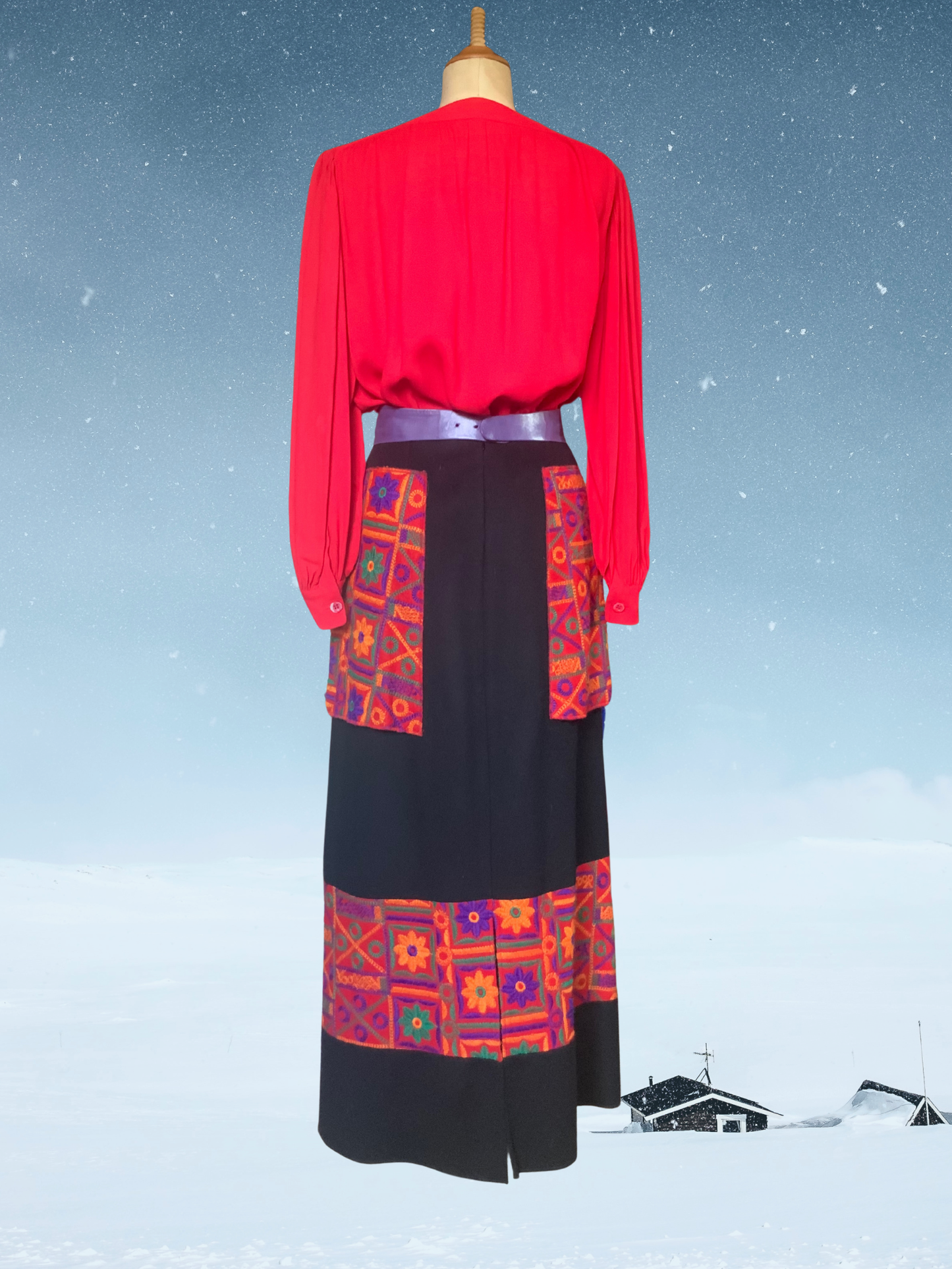 Jupe maxi Nathalie Garçon noire avec broderies multicolores
