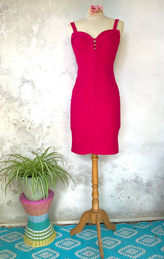 Robe courte et moulante fuschia Amazone