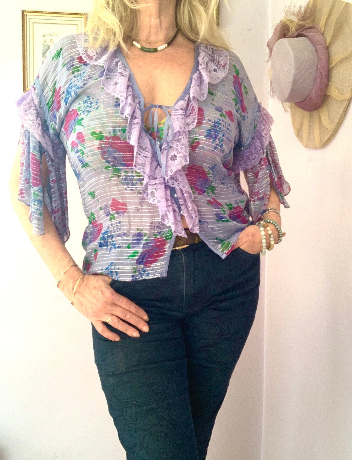 Ensemble top et jupe fleuri en dentelle lilas