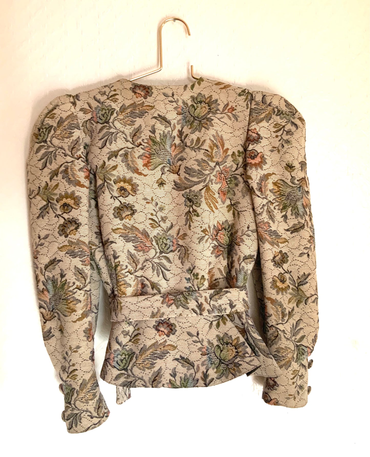 Veste motif tapisserie épaulée