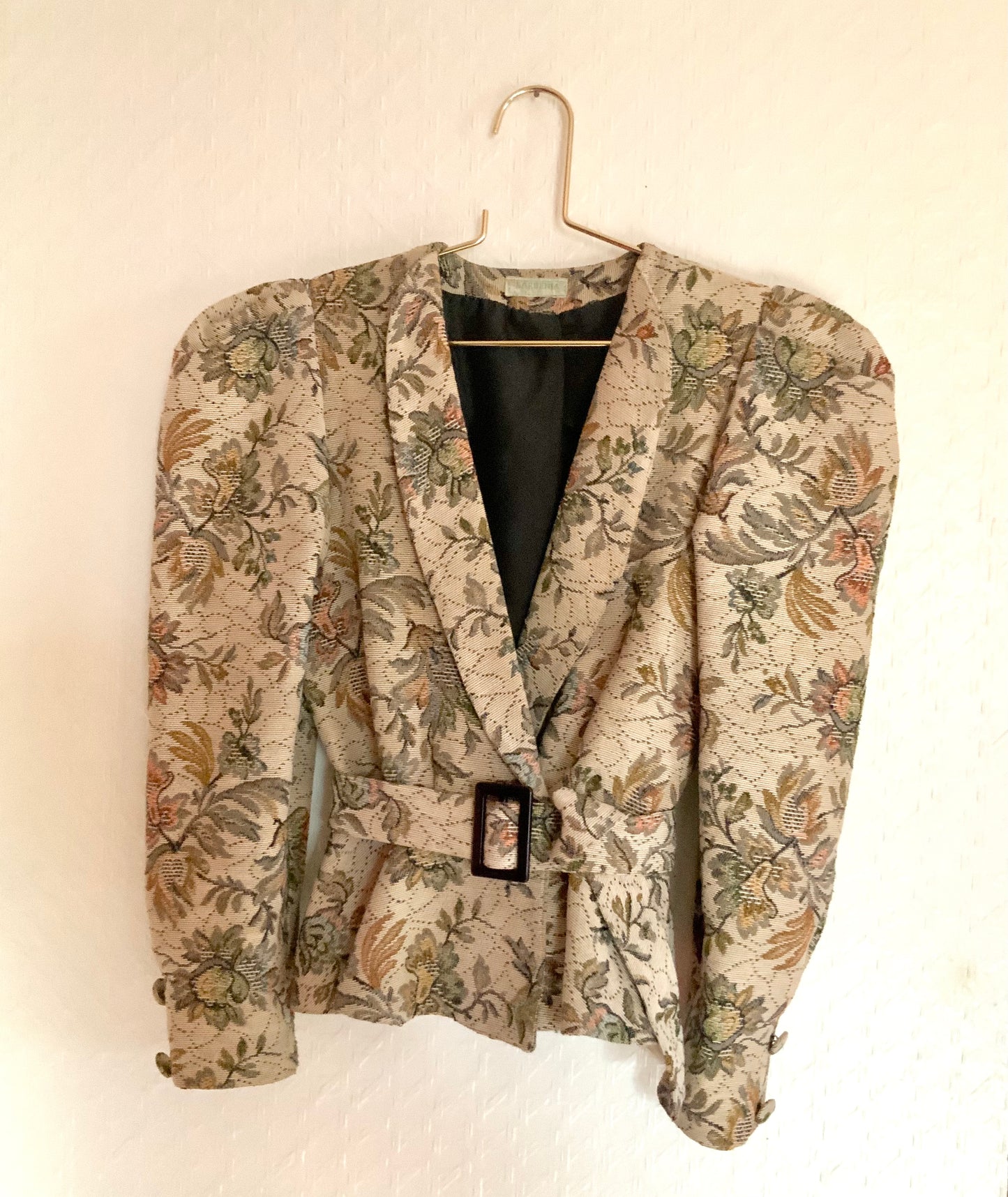 Veste motif tapisserie épaulée