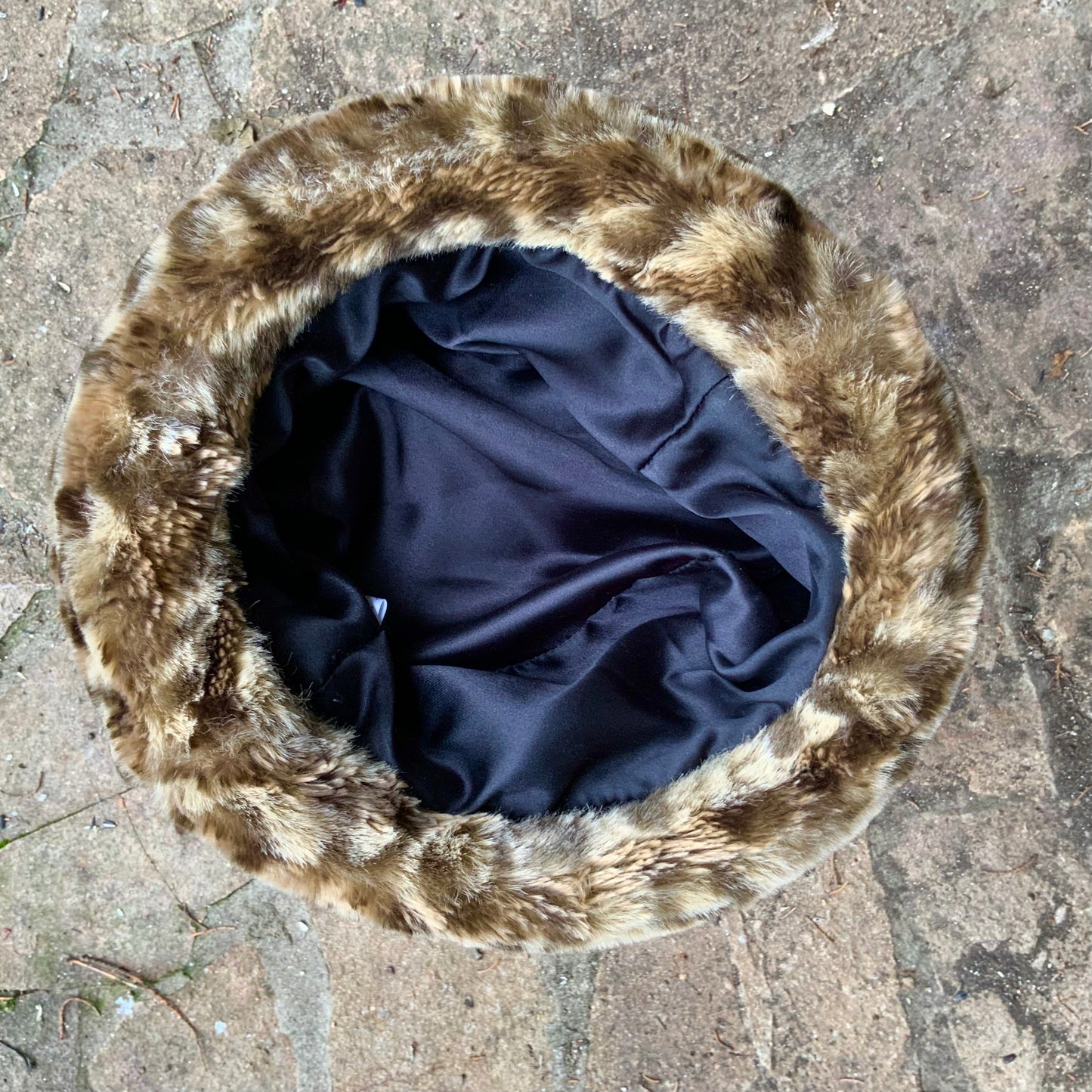 Toque en fausse fourrure panthère vintage