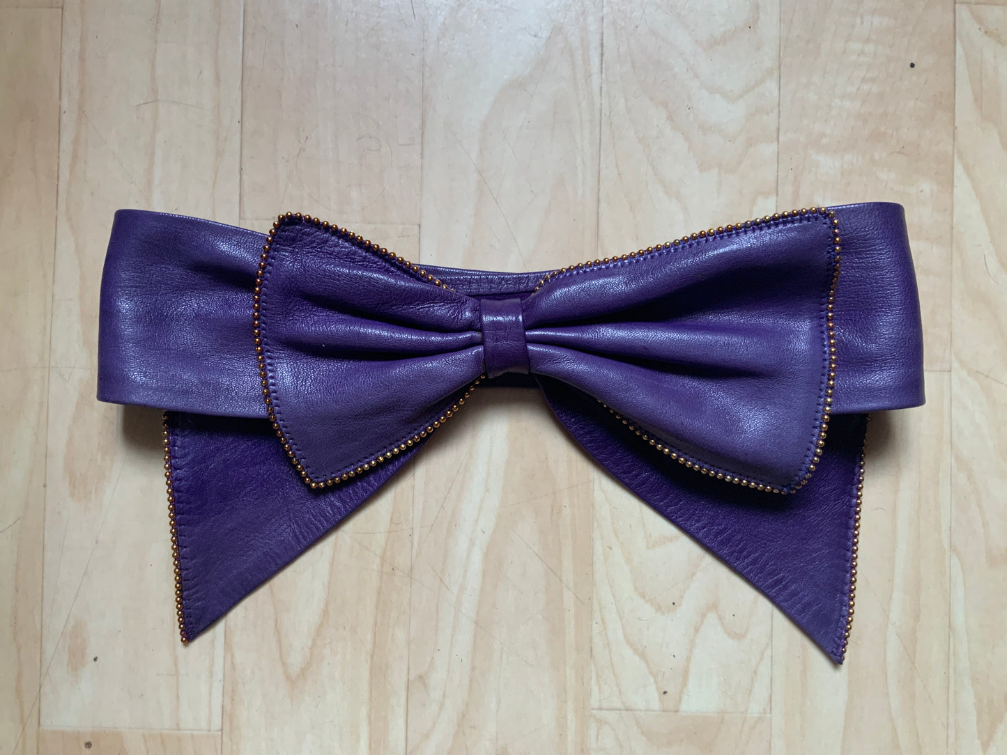 Ceinture noeud en cuir violet vintage